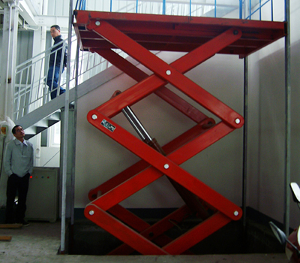 2吨液压升降平台(大吨位液压升降平台)