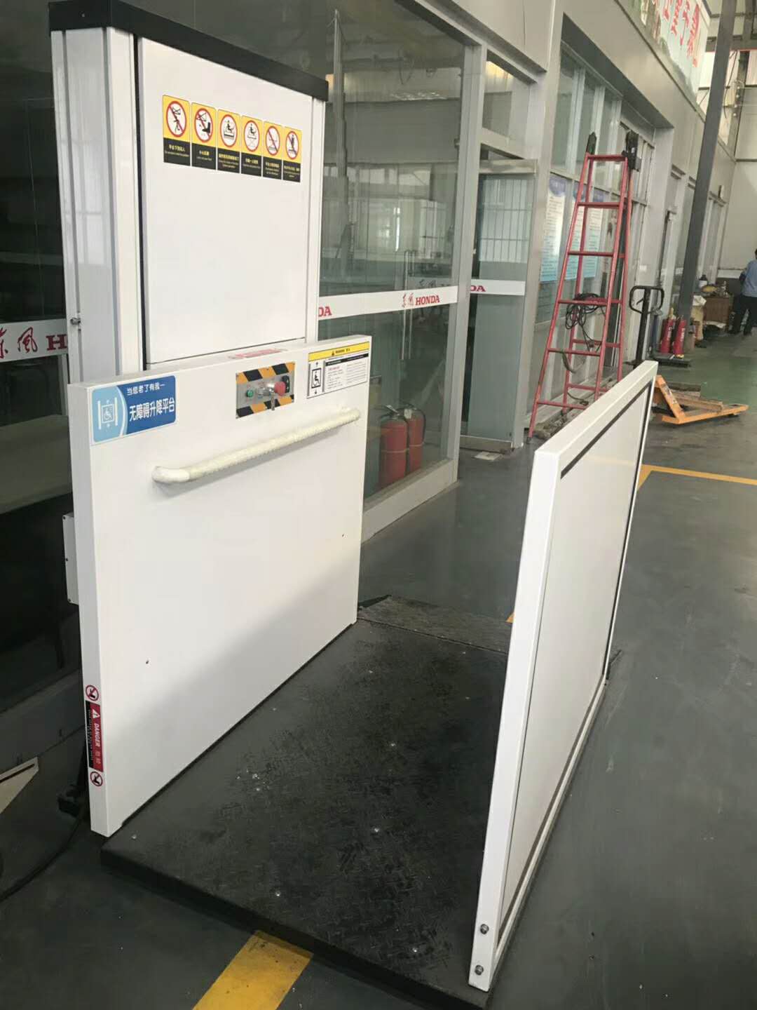 固定式升降平台剪叉式升降机_QYXJL-025升降平台_斜挂式无障碍升降平台