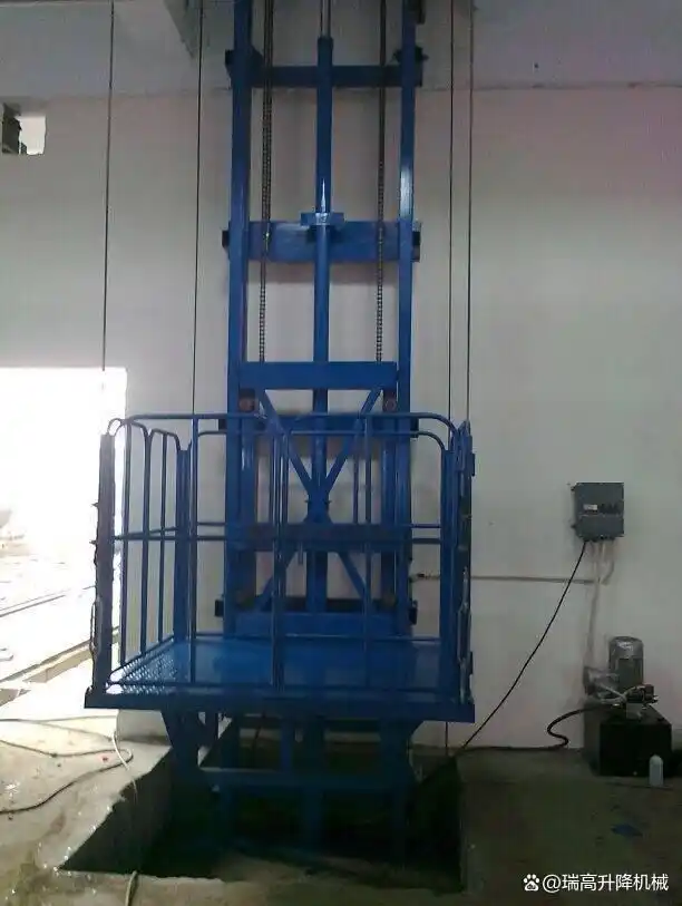 建水县导轨升降货梯如何控制_导轨链条液压升降货梯_江苏货物垂直运输设备