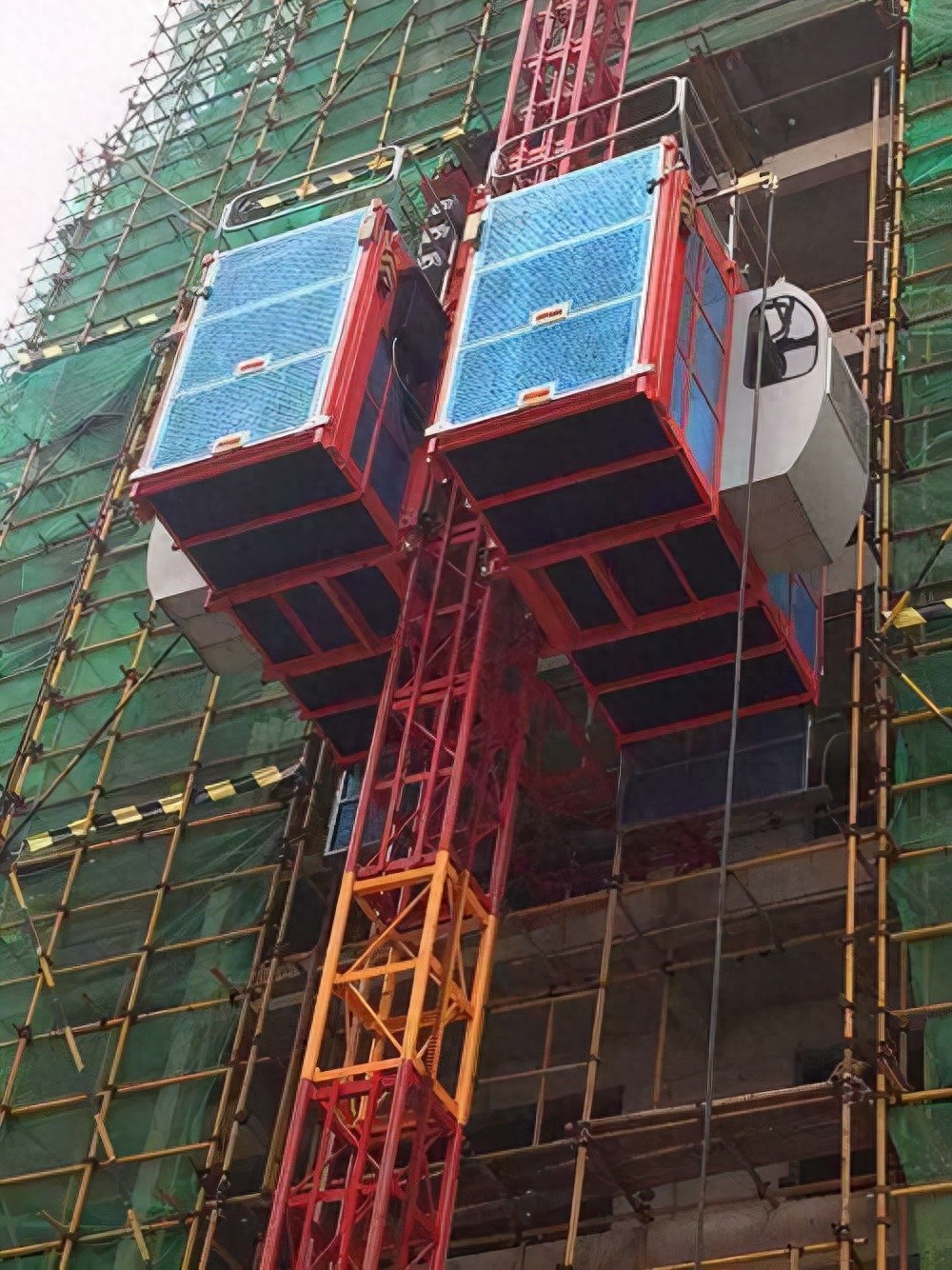 你那‘升降平台固定式’真的稳吗？工友的血泪警告，别等出事再后悔